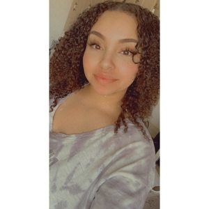 Meet your Posher, Tia